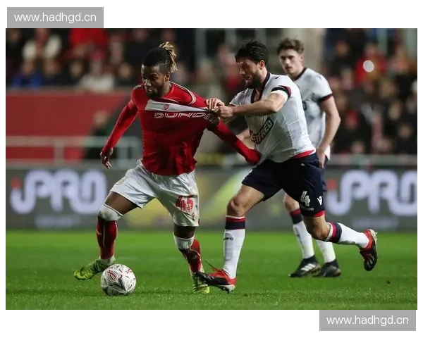 围绕足球联赛半程走势深度解析球队竞争格局与未来趋势发展前景研 围绕足球联赛半程走势深度解析球队竞争格局与未来趋势发展前景研